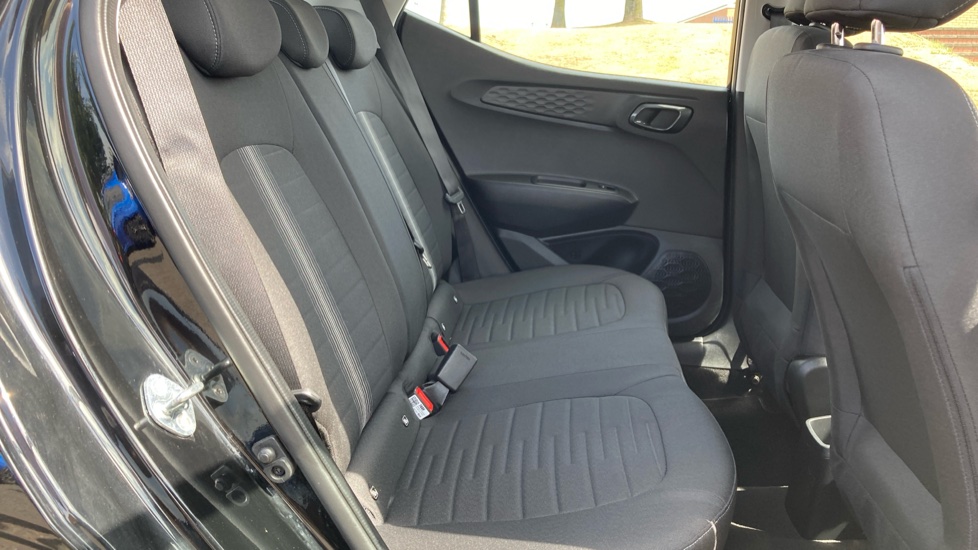 Hyundai i10 1.0 [63] Advance 5dr Auto [Nav] Petrol Hatchback - Image 16