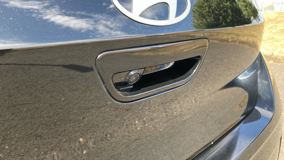 Hyundai i10 1.0 [63] Advance 5dr Auto [Nav] Petrol Hatchback - Image 22