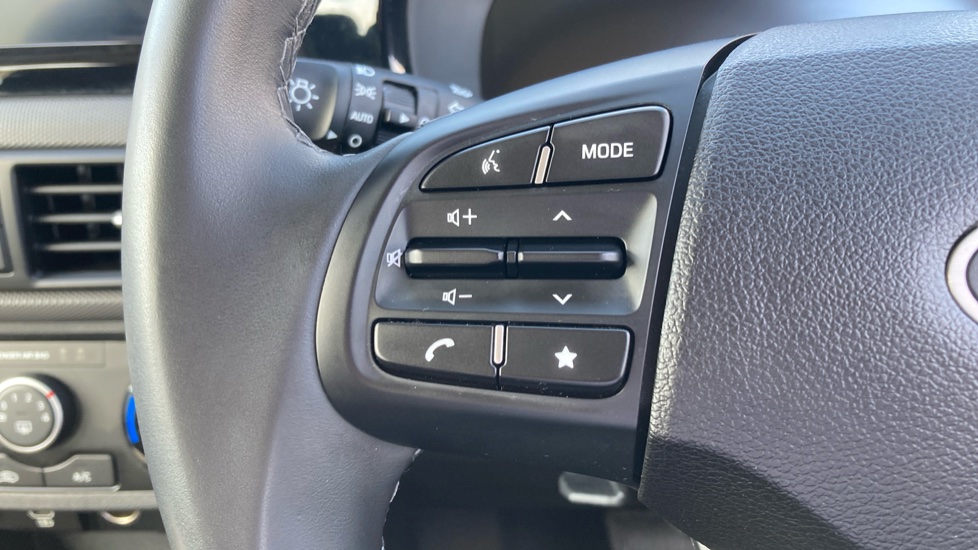 Hyundai i10 1.0 [63] Advance 5dr Auto [Nav] Petrol Hatchback - Image 25