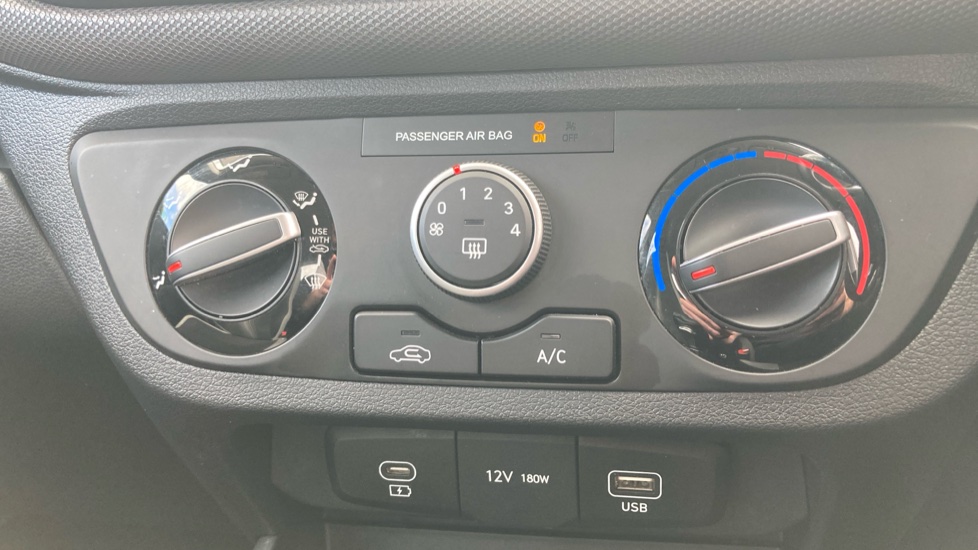 Hyundai i10 1.0 [63] Advance 5dr Auto [Nav] Petrol Hatchback - Image 29