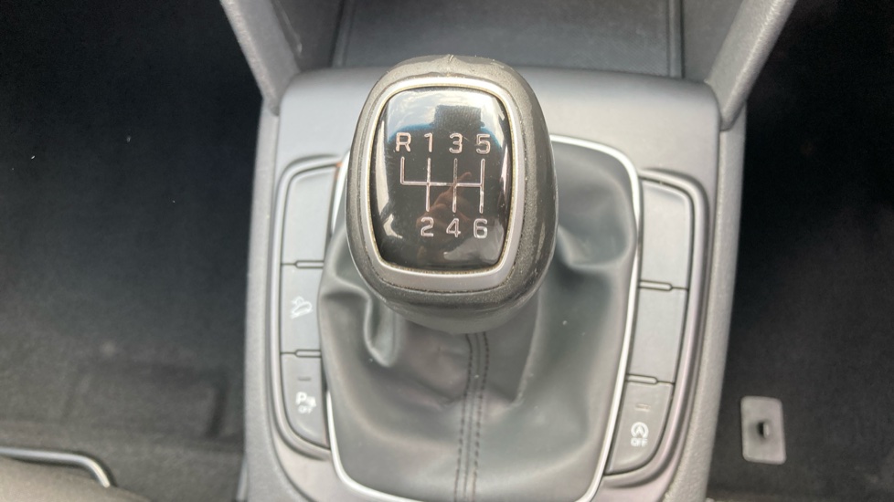 Hyundai KONA 1.0T GDi Blue Drive SE 5dr Petrol Hatchback - Image 34