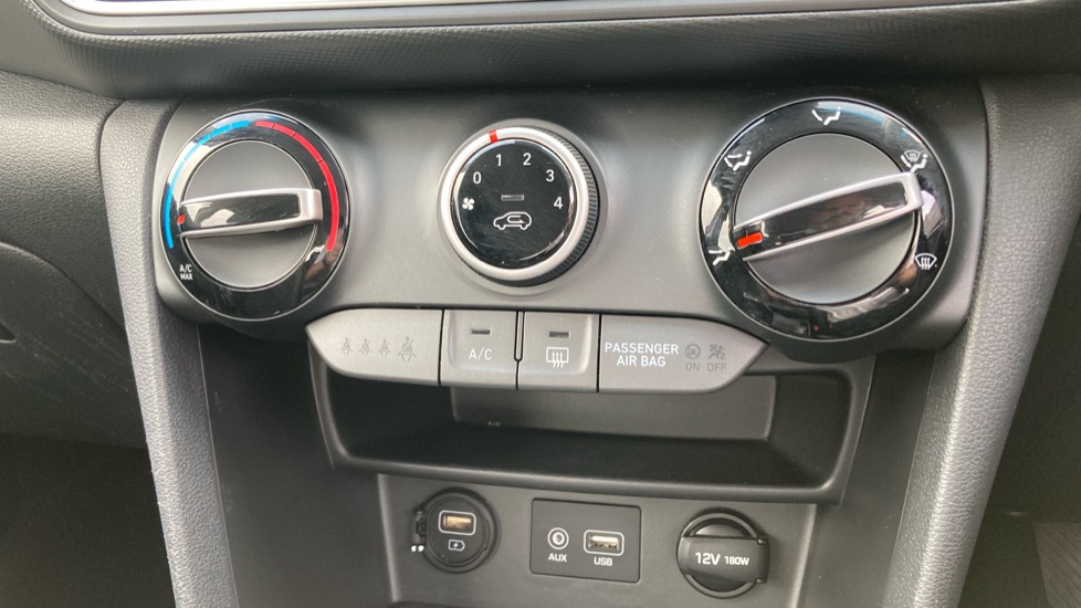 Hyundai KONA 1.0T GDi Blue Drive SE 5dr Petrol Hatchback - Image 37
