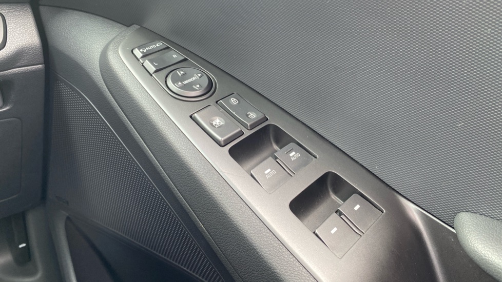 Hyundai IONIQ 100kW Premium 38kWh 5dr Auto Electric Hatchback - Image 20