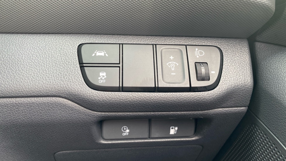 Hyundai IONIQ 100kW Premium 38kWh 5dr Auto Electric Hatchback - Image 22