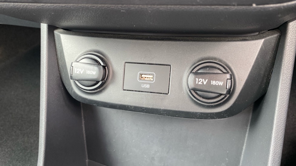 Hyundai IONIQ 100kW Premium 38kWh 5dr Auto Electric Hatchback - Image 29