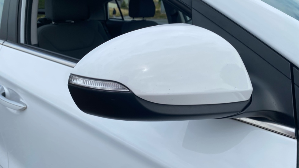 Hyundai IONIQ 100kW Premium 38kWh 5dr Auto Electric Hatchback - Image 36