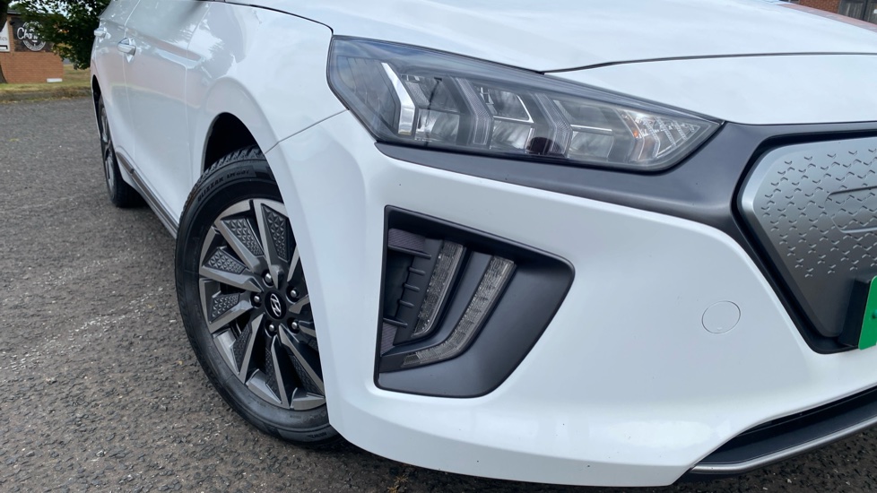 Hyundai IONIQ 100kW Premium 38kWh 5dr Auto Electric Hatchback - Image 38