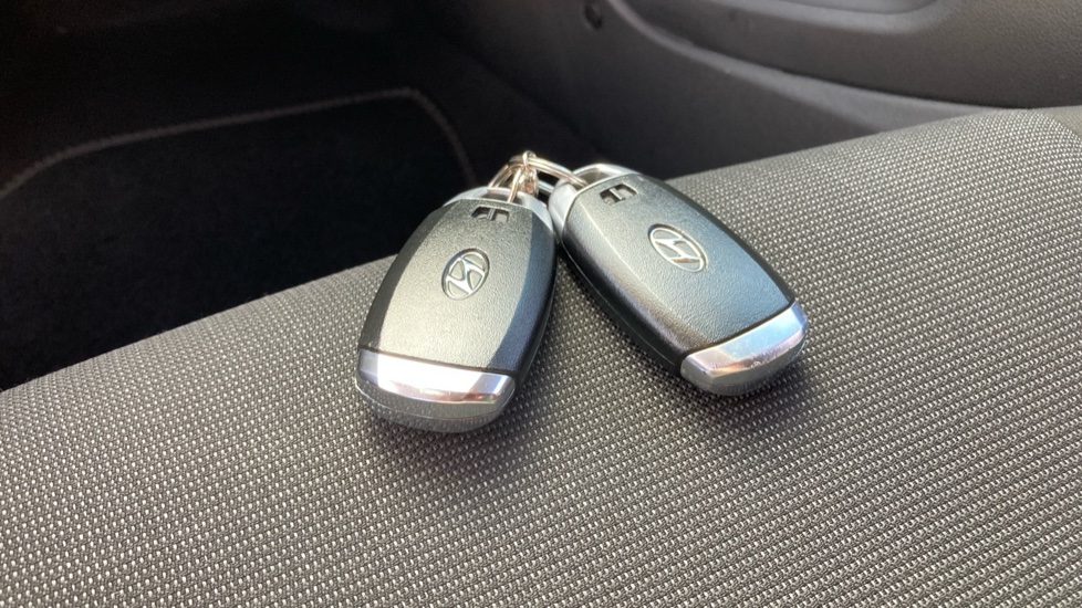 Hyundai KONA 1.6 GDi Hybrid Premium 5dr DCT Hybrid Hatchback - Image 19