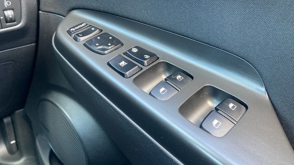 Hyundai KONA 1.6 GDi Hybrid Premium 5dr DCT Hybrid Hatchback - Image 30