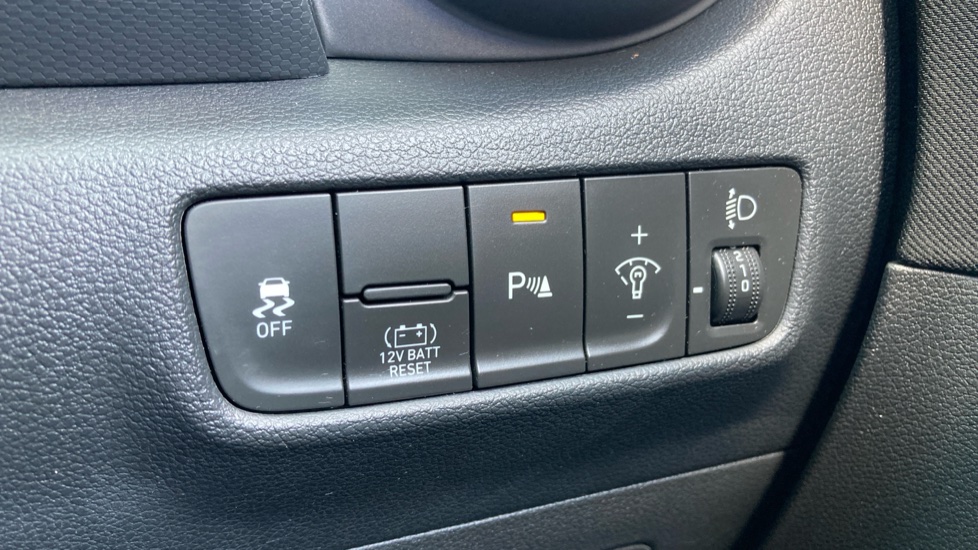 Hyundai KONA 1.6 GDi Hybrid Premium 5dr DCT Hybrid Hatchback - Image 31