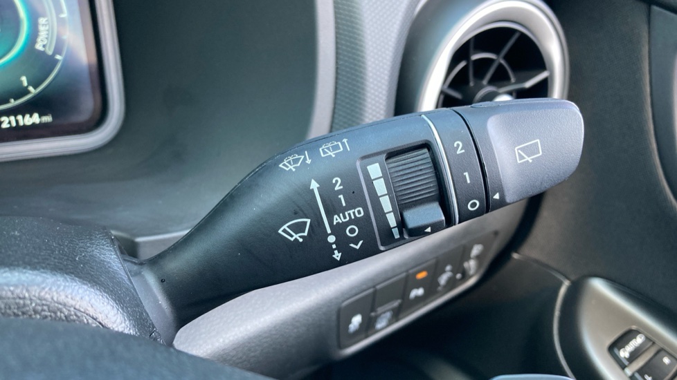 Hyundai KONA 1.6 GDi Hybrid Premium 5dr DCT Hybrid Hatchback - Image 35