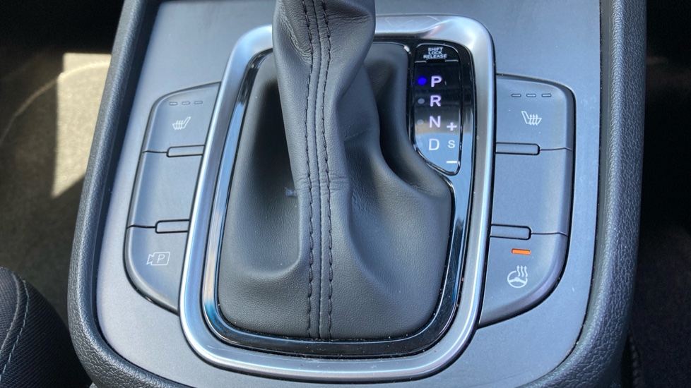 Hyundai KONA 1.6 GDi Hybrid Premium 5dr DCT Hybrid Hatchback - Image 37