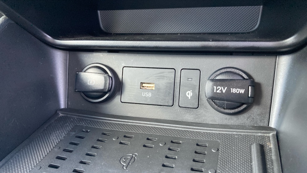 Hyundai KONA 1.6 GDi Hybrid Premium 5dr DCT Hybrid Hatchback - Image 38