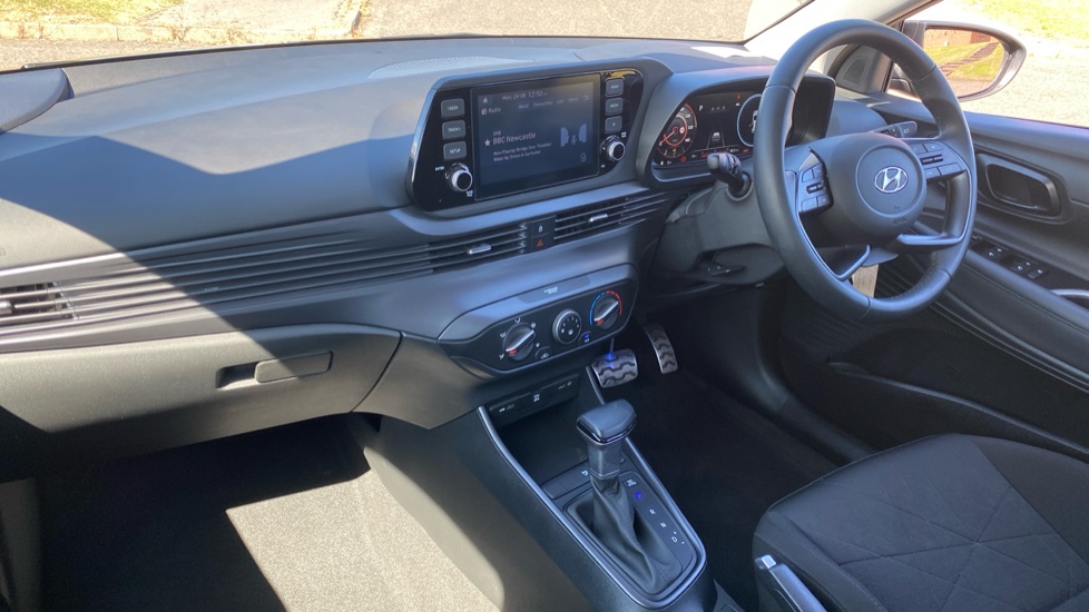 Hyundai BAYON 1.0 TGDi 48V MHEV SE Connect 5dr DCT Petrol Hatchback - Image 9
