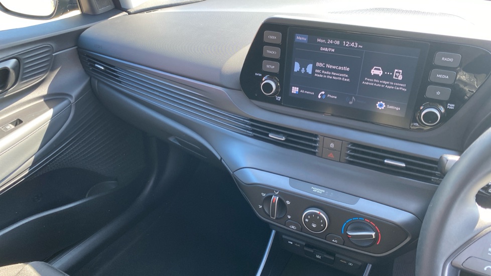Hyundai BAYON 1.0 TGDi 48V MHEV SE Connect 5dr DCT Petrol Hatchback - Image 14