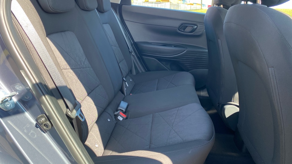 Hyundai BAYON 1.0 TGDi 48V MHEV SE Connect 5dr DCT Petrol Hatchback - Image 16