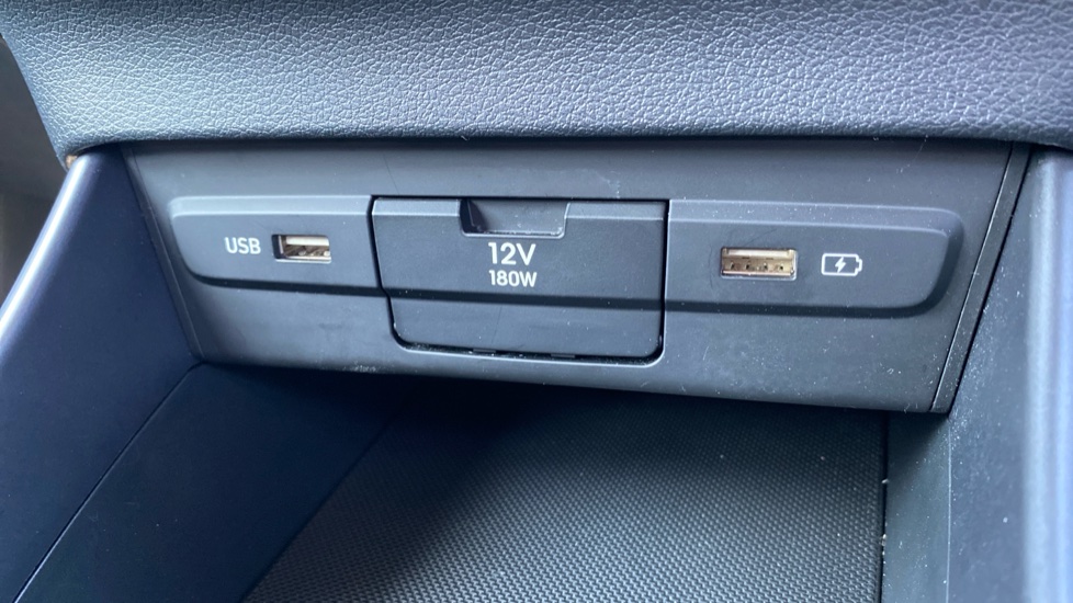 Hyundai BAYON 1.0 TGDi 48V MHEV SE Connect 5dr DCT Petrol Hatchback - Image 33