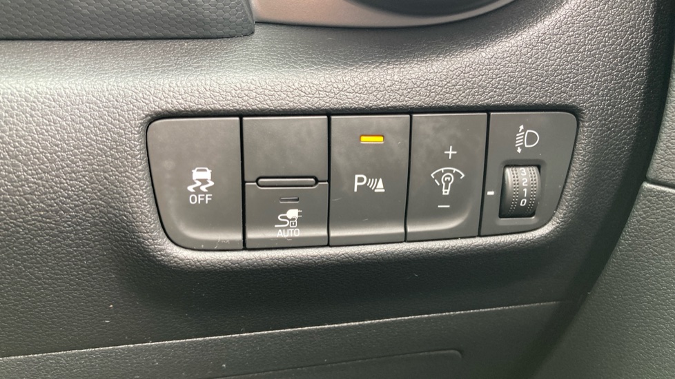 Hyundai KONA 150kW Premium 64kWh 5dr Auto Electric Hatchback - Image 31