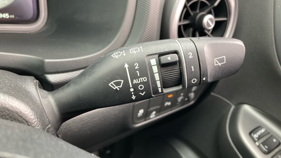 Hyundai KONA 150kW Premium 64kWh 5dr Auto Electric Hatchback - Image 35