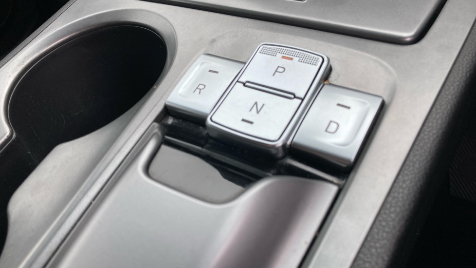 Hyundai KONA 150kW Premium 64kWh 5dr Auto Electric Hatchback - Image 39
