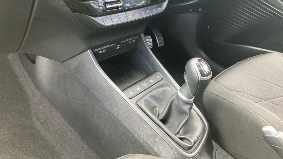 Hyundai BAYON 1.0 TGDi 48V MHEV Premium 5dr Petrol Hatchback - Image 13