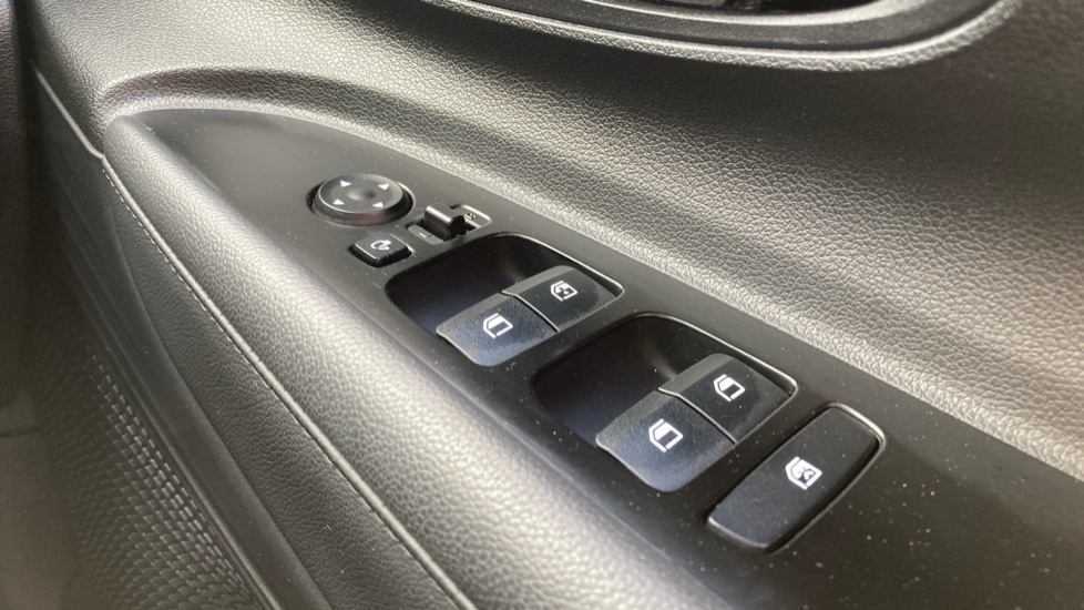 Hyundai BAYON 1.0 TGDi 48V MHEV Premium 5dr Petrol Hatchback - Image 27