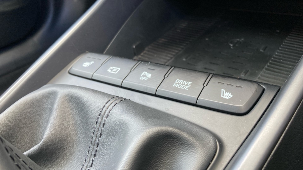 Hyundai BAYON 1.0 TGDi 48V MHEV Premium 5dr Petrol Hatchback - Image 35