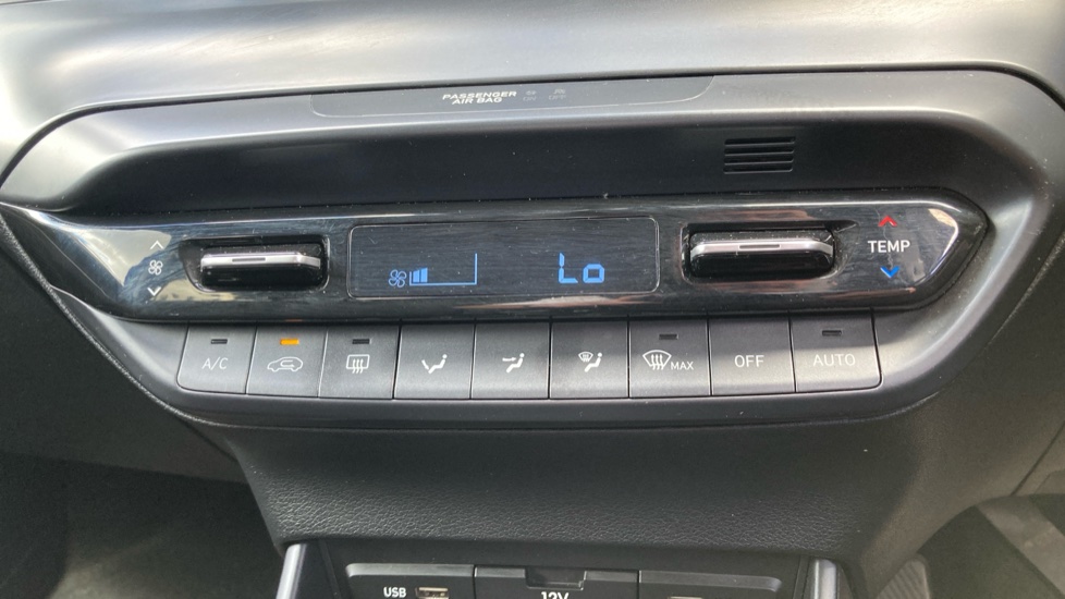 Hyundai BAYON 1.0 TGDi 48V MHEV Premium 5dr Petrol Hatchback - Image 37