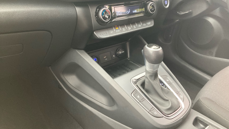 Hyundai KONA 1.6 GDi Hybrid Premium 5dr DCT Hybrid Hatchback - Image 13