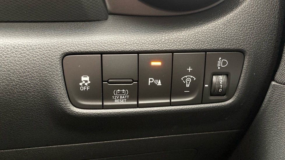 Hyundai KONA 1.6 GDi Hybrid Premium 5dr DCT Hybrid Hatchback - Image 21
