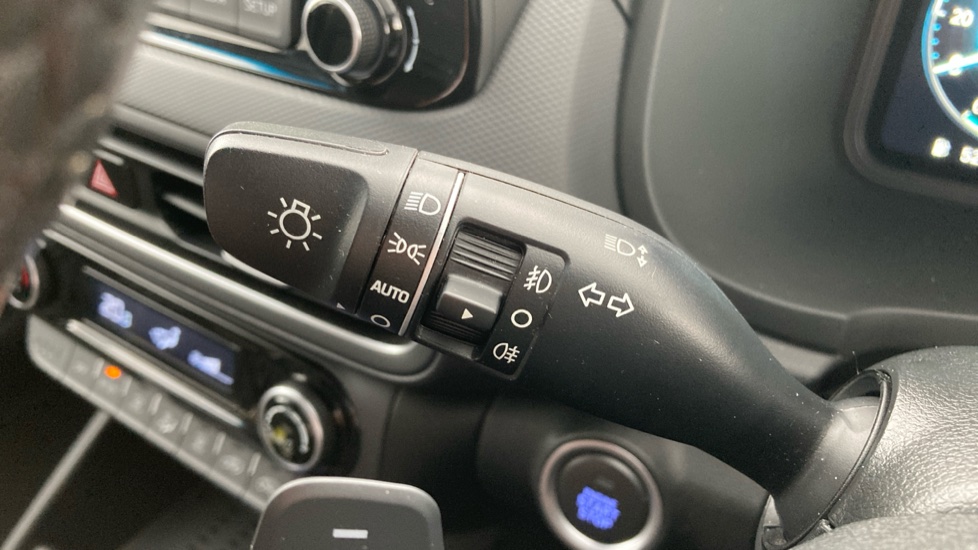 Hyundai KONA 1.6 GDi Hybrid Premium 5dr DCT Hybrid Hatchback - Image 24