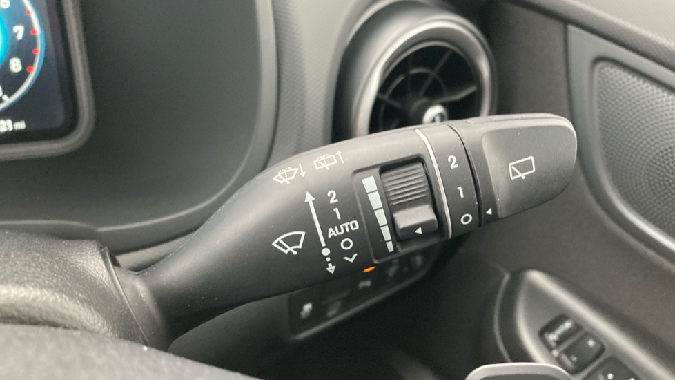 Hyundai KONA 1.6 GDi Hybrid Premium 5dr DCT Hybrid Hatchback - Image 25