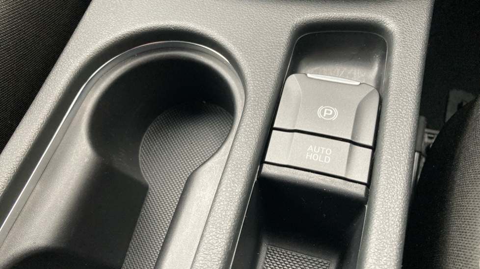 Hyundai KONA 1.6 GDi Hybrid Premium 5dr DCT Hybrid Hatchback - Image 28
