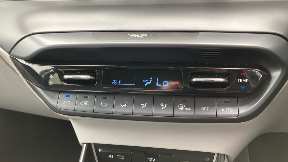 Hyundai BAYON 1.0 TGDi [120] 48V MHEV Ultimate 5dr DCT Petrol Hatchback - Image 32