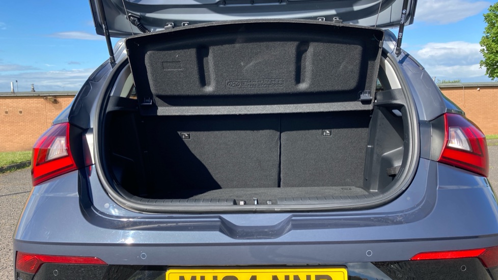 Hyundai i20 1.0T GDi Premium 5dr Petrol Hatchback - Image 4