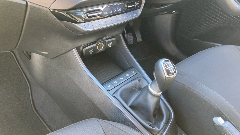 Hyundai i20 1.0T GDi Premium 5dr Petrol Hatchback - Image 13