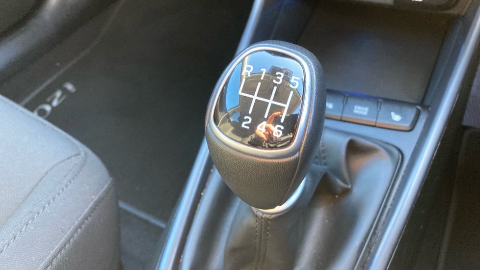 Hyundai i20 1.0T GDi Premium 5dr Petrol Hatchback - Image 29
