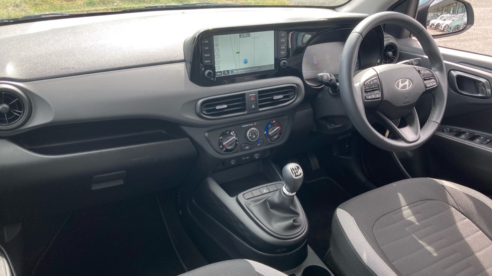 Hyundai i10 1.2 [79] Advance 5dr [Nav] Petrol Hatchback - Image 9
