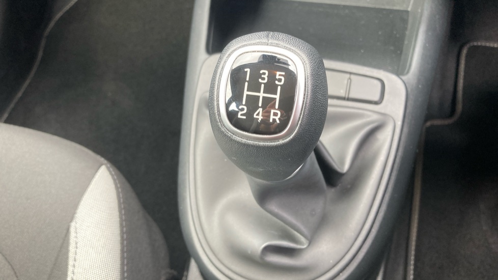 Hyundai i10 1.2 [79] Advance 5dr [Nav] Petrol Hatchback - Image 27