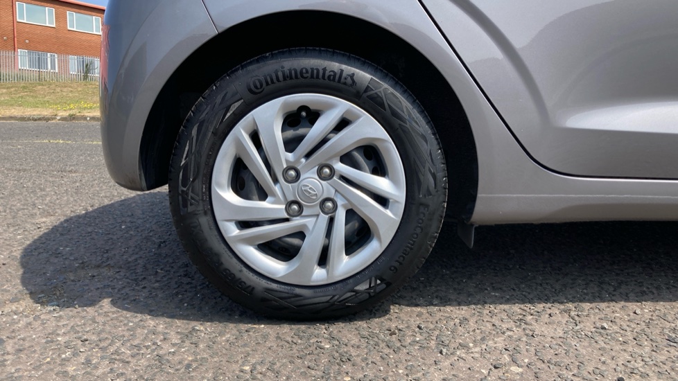 Hyundai i10 1.0 MPi SE 5dr Petrol Hatchback - Image 7