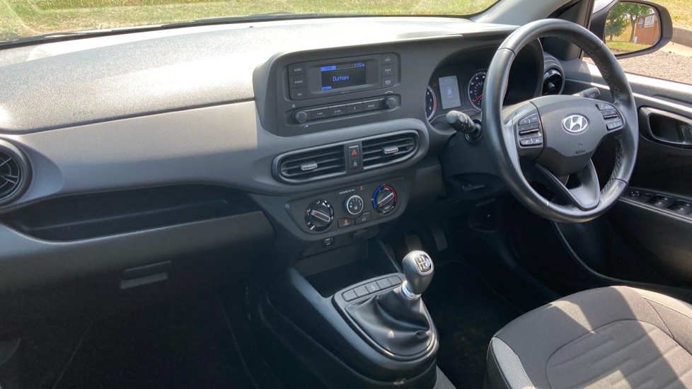 Hyundai i10 1.0 MPi SE 5dr Petrol Hatchback - Image 9