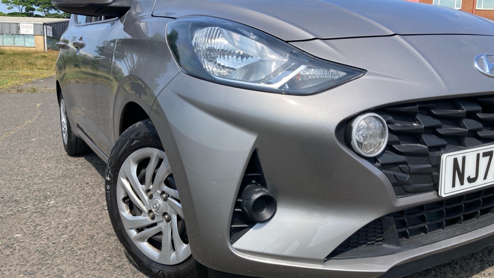 Hyundai i10 1.0 MPi SE 5dr Petrol Hatchback - Image 23