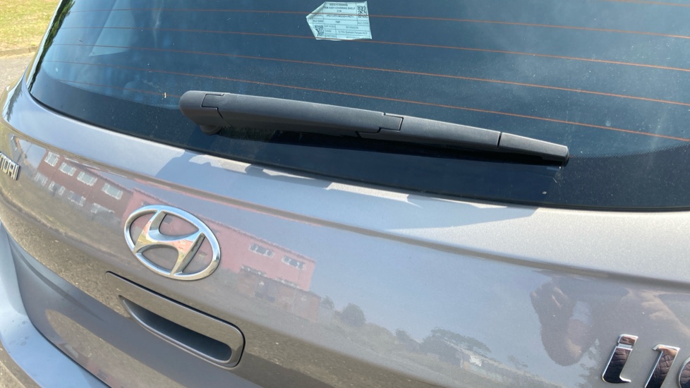 Hyundai i10 1.0 MPi SE 5dr Petrol Hatchback - Image 26