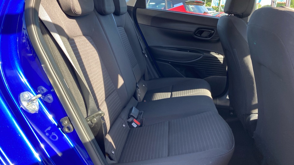 Hyundai i20 1.0T GDi 48V MHD SE Connect 5dr Petrol Hatchback - Image 16