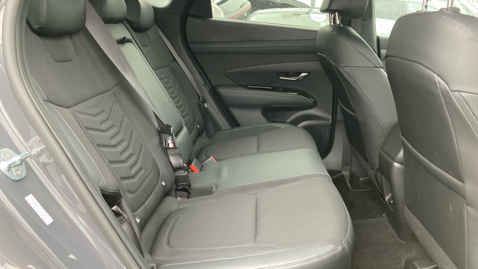 Hyundai TUCSON 1.6T 239 Hybrid Black Line 5dr Auto Hybrid Estate - Image 16
