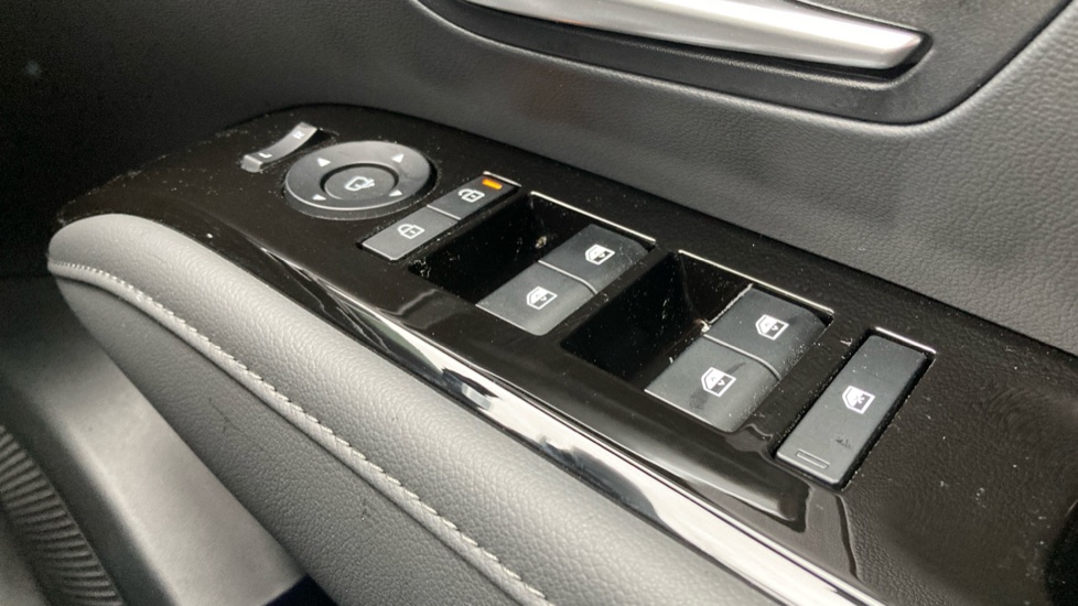 Hyundai TUCSON 1.6T 239 Hybrid Black Line 5dr Auto Hybrid Estate - Image 20