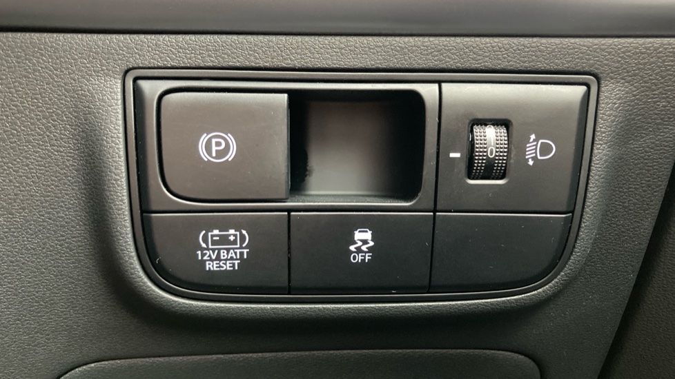 Hyundai TUCSON 1.6T 239 Hybrid Black Line 5dr Auto Hybrid Estate - Image 24