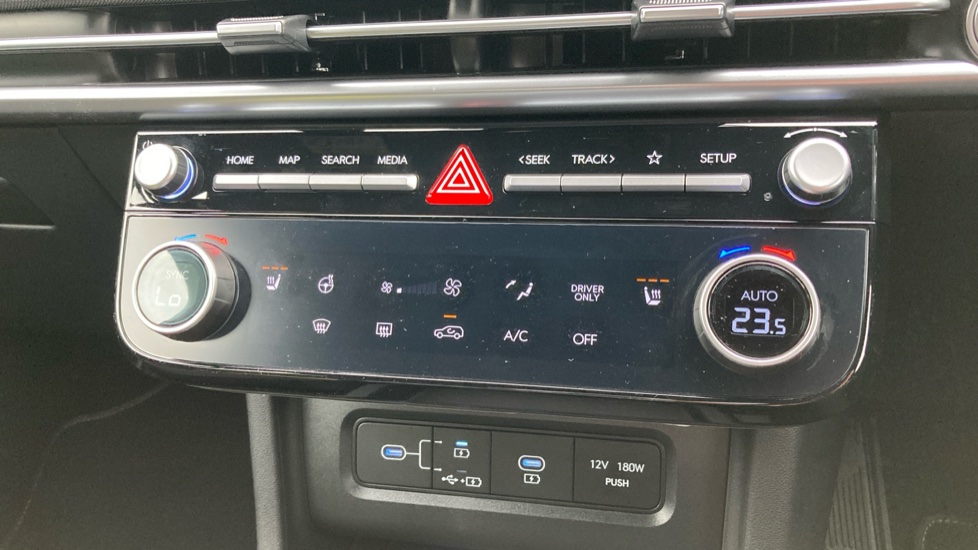 Hyundai TUCSON 1.6T 239 Hybrid Black Line 5dr Auto Hybrid Estate - Image 33