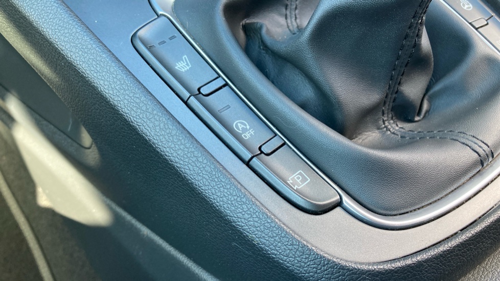Hyundai KONA 1.0 TGDi 48V MHEV Premium 5dr Petrol Hatchback - Image 37