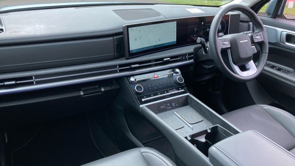 Hyundai SANTA FE 1.6 TGDi Plug-in Hybrid Premium 5dr 4WD Auto Estate - Image 9